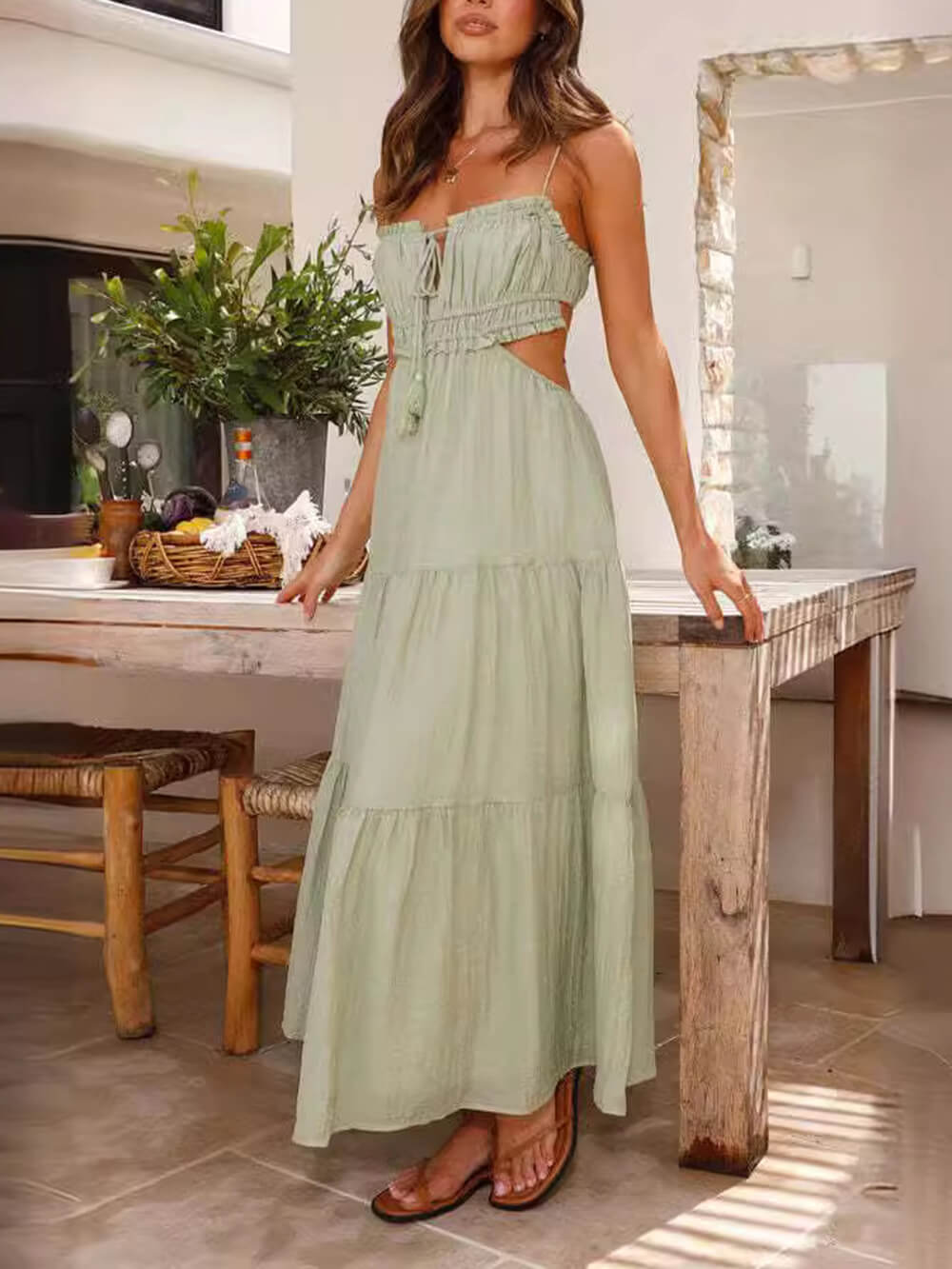 Ärmelloses plissiertes Patchwork-Kleid mit durchbrochener Passe und weitem Saum