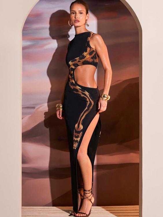 Eleganz trifft Verführung: Slim-Fit Maxikleid mit geschlitztem Rücken