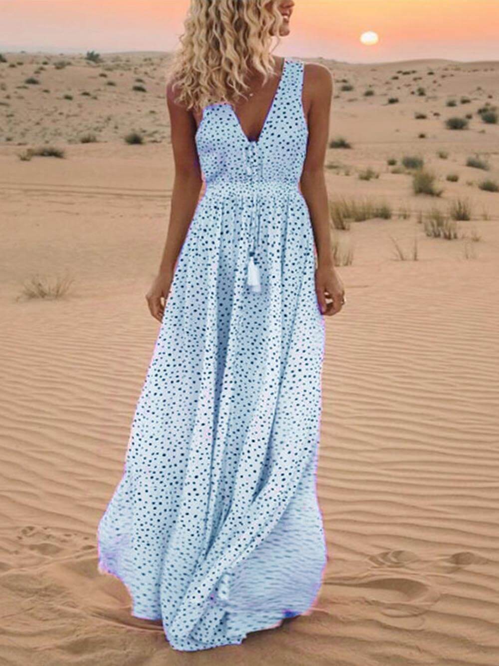 Böhmisches ärmelloses Maxikleid mit V-Ausschnitt und Tupfenmuster