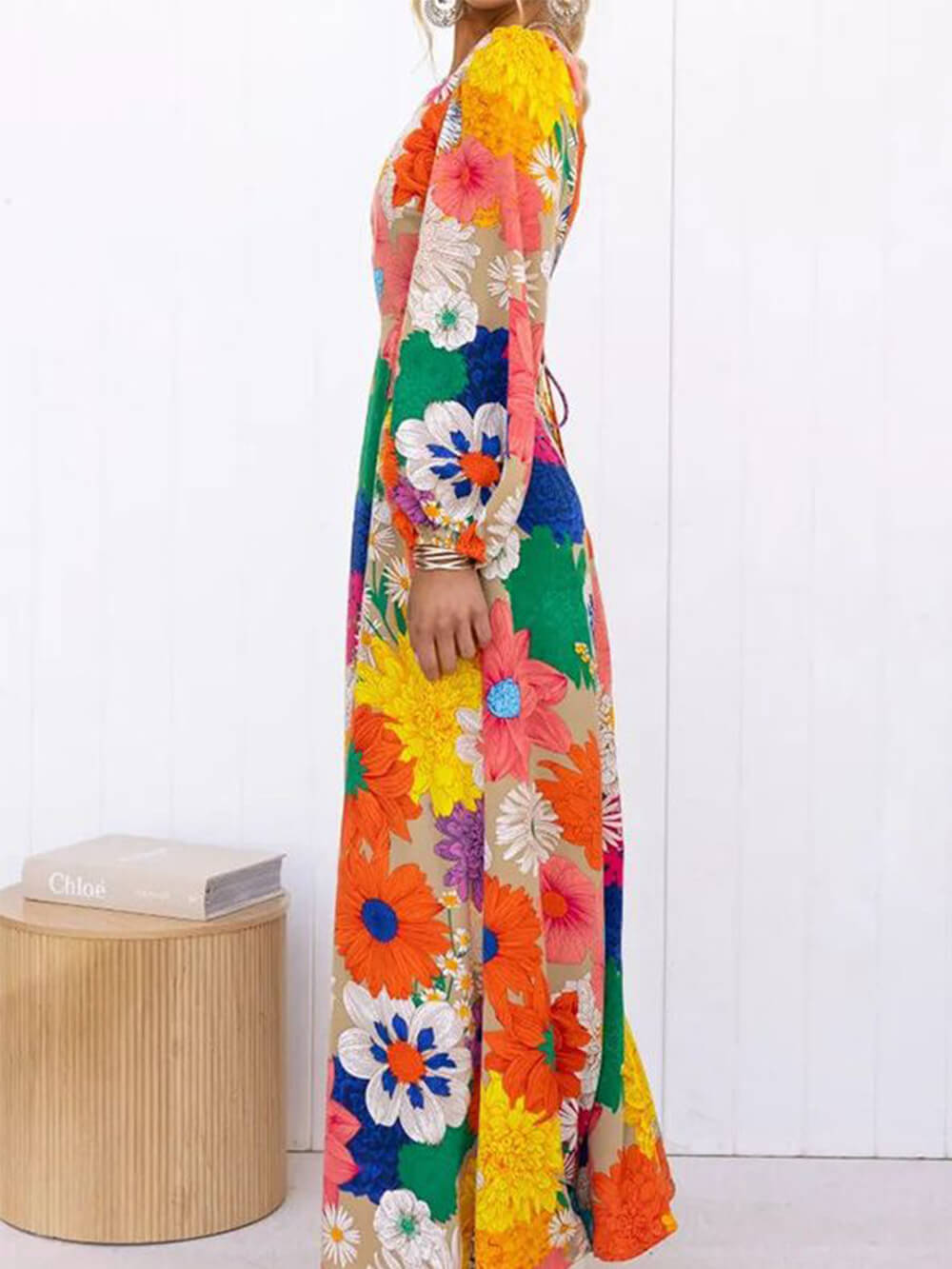 Bedrucktes rückenfreies Resortkleid aus Spitze