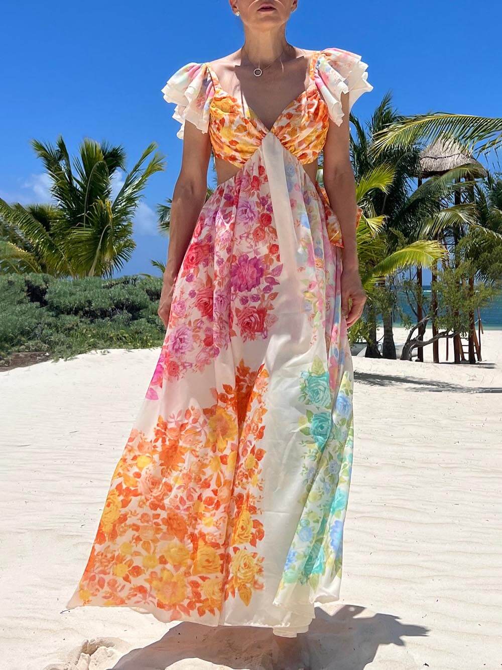 Geblümtes Maxikleid mit Rüschen, Cutout und Bindeband am Rücken
