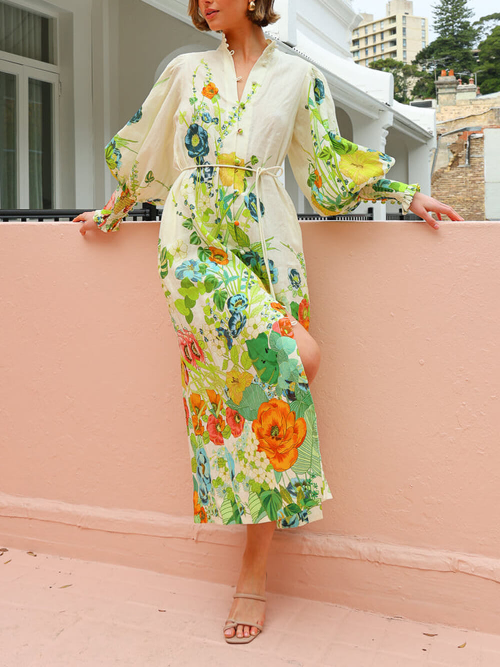 Einzigartiges bedrucktes Laternenärmel-Hemdblusenkleid in Creme-Strickjacken-Stil