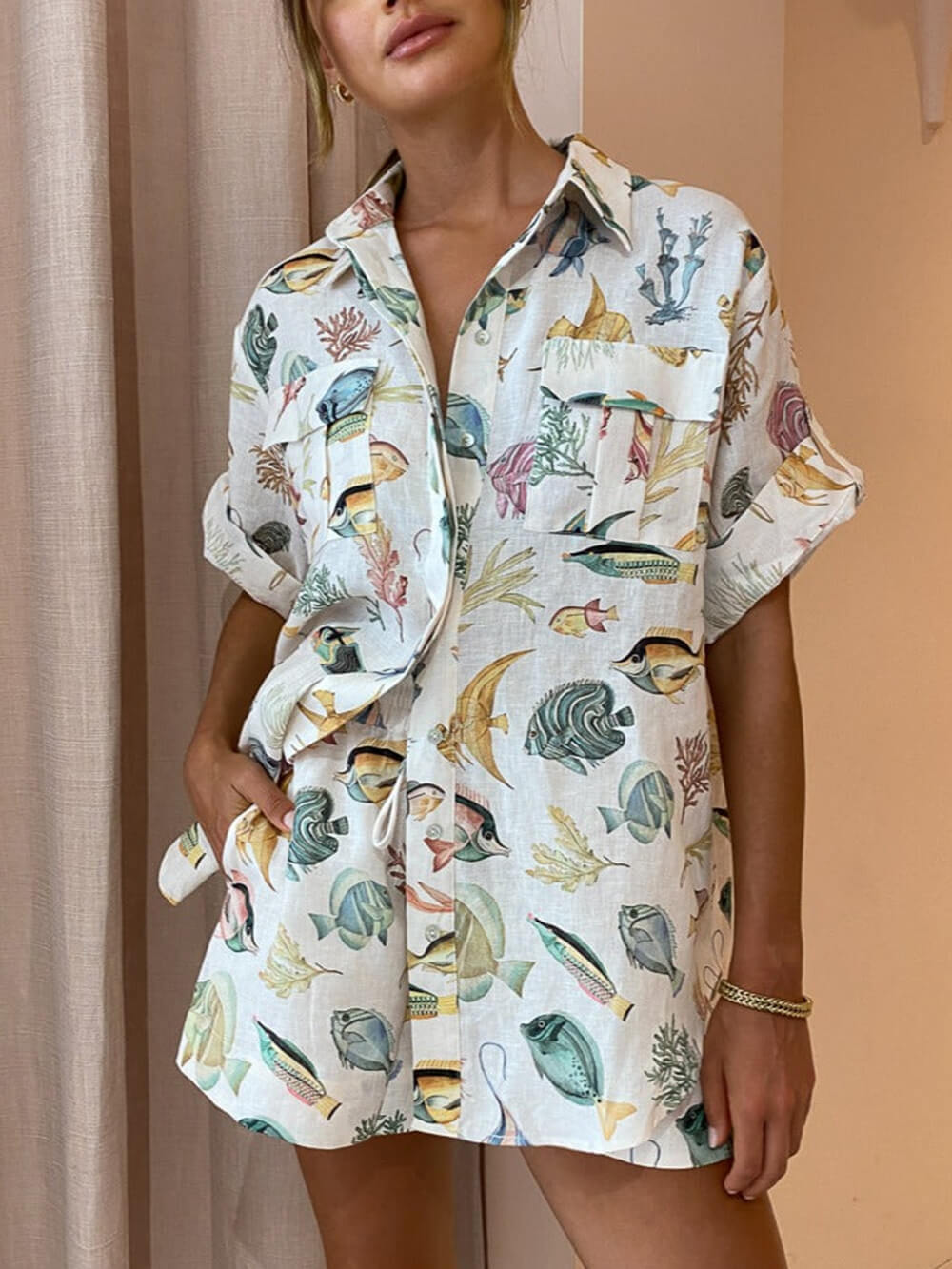 Personalisiertes Hemd mit Fisch-Print und kurzen Ärmeln sowie Tie-Dye-Shorts-Set