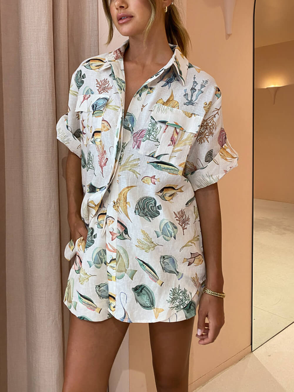 Personalisiertes Hemd mit Fisch-Print und kurzen Ärmeln sowie Tie-Dye-Shorts-Set
