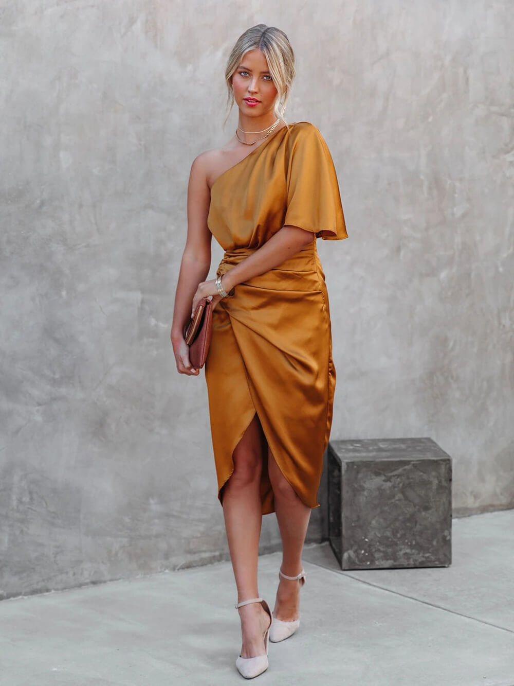 One Shoulder Midi-Kleid: Asymmetrischer Fall