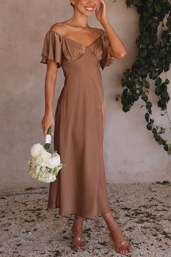 Midi-Kleid mit Seitenschlitz: Carmen-Ausschnitt, Volantärmel