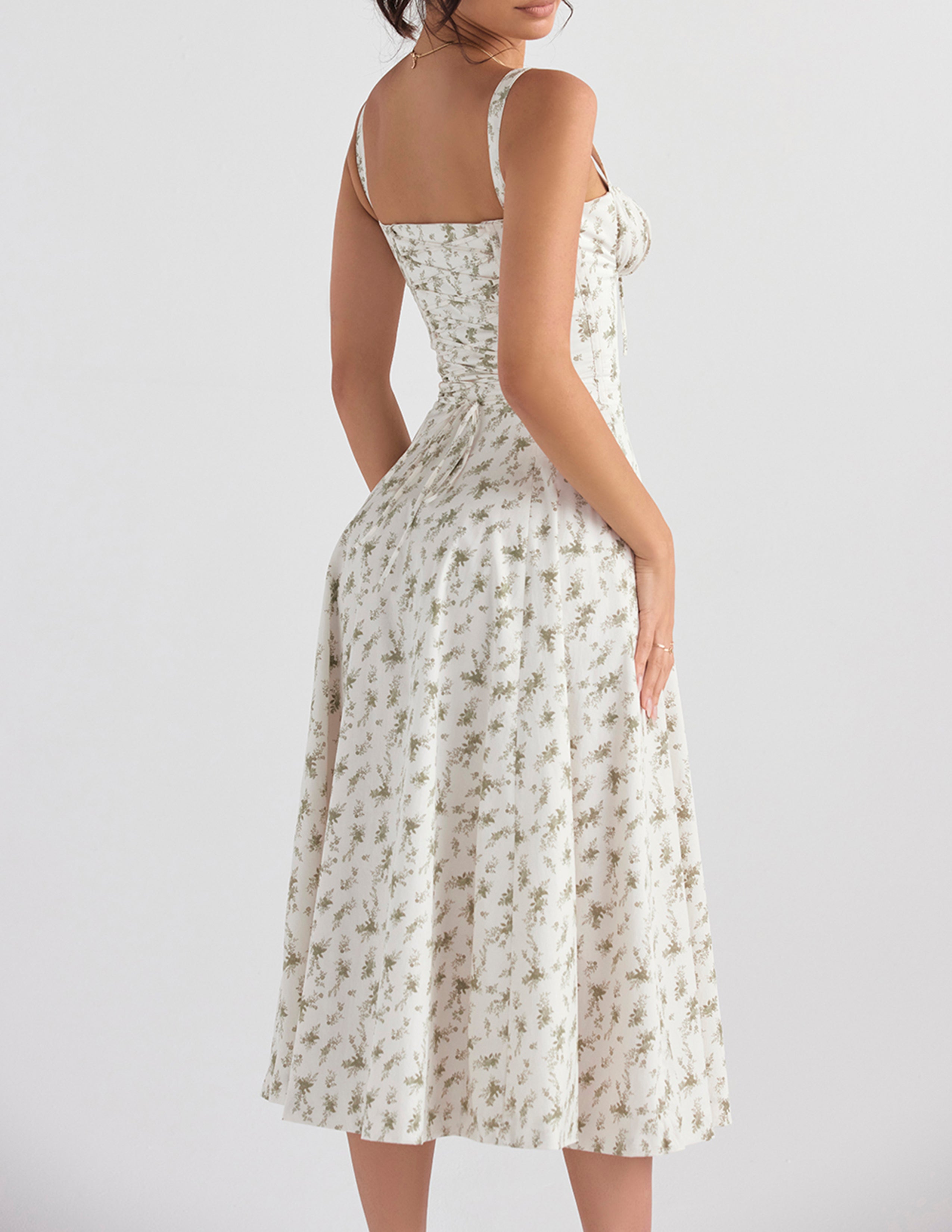 Kleid mit Rosenmuster und Fischgrätmuster