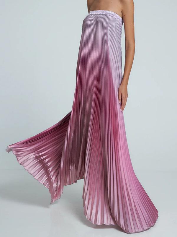 Trägerloses, plissiertes, ärmelloses Kleid mit Farbverlauf