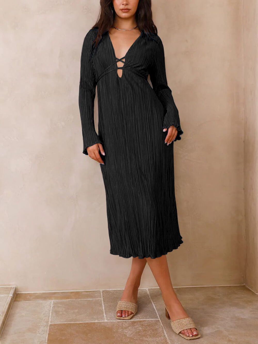 Midi-Kleid mit Glockenärmeln, Falten und Bergblick-Muster