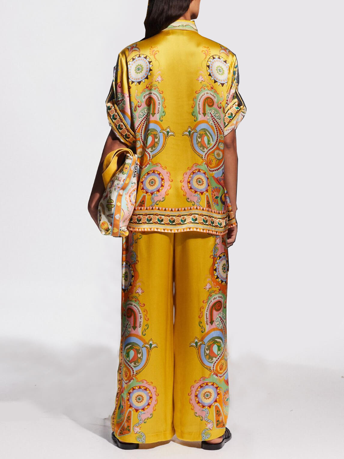 Edles Satin-Set mit einzigartigem Kaschmirmuster und Oversized-Knöpfen (Zweiteiler)