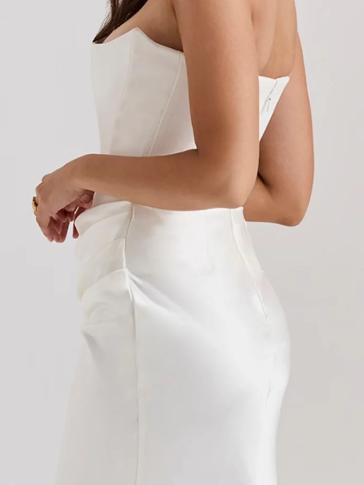 Elfenbeinfarbenes trägerloses Korsettkleid