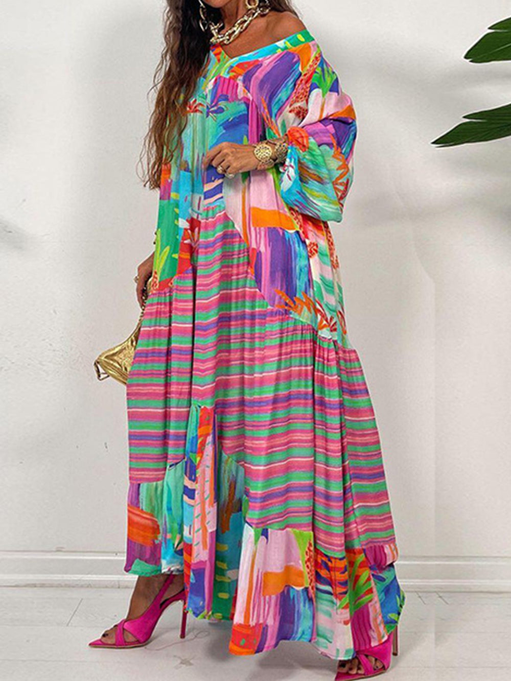 Oversized Maxikleid mit V-Ausschnitt und Print
