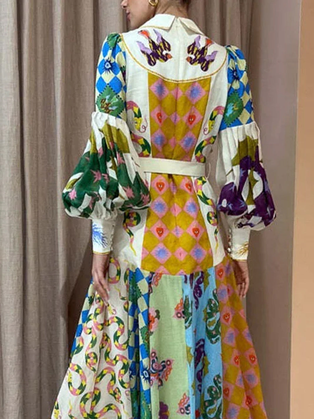 Modisches Graffiti-Ballonärmel-Kleid mit unregelmäßigem Schnitt
