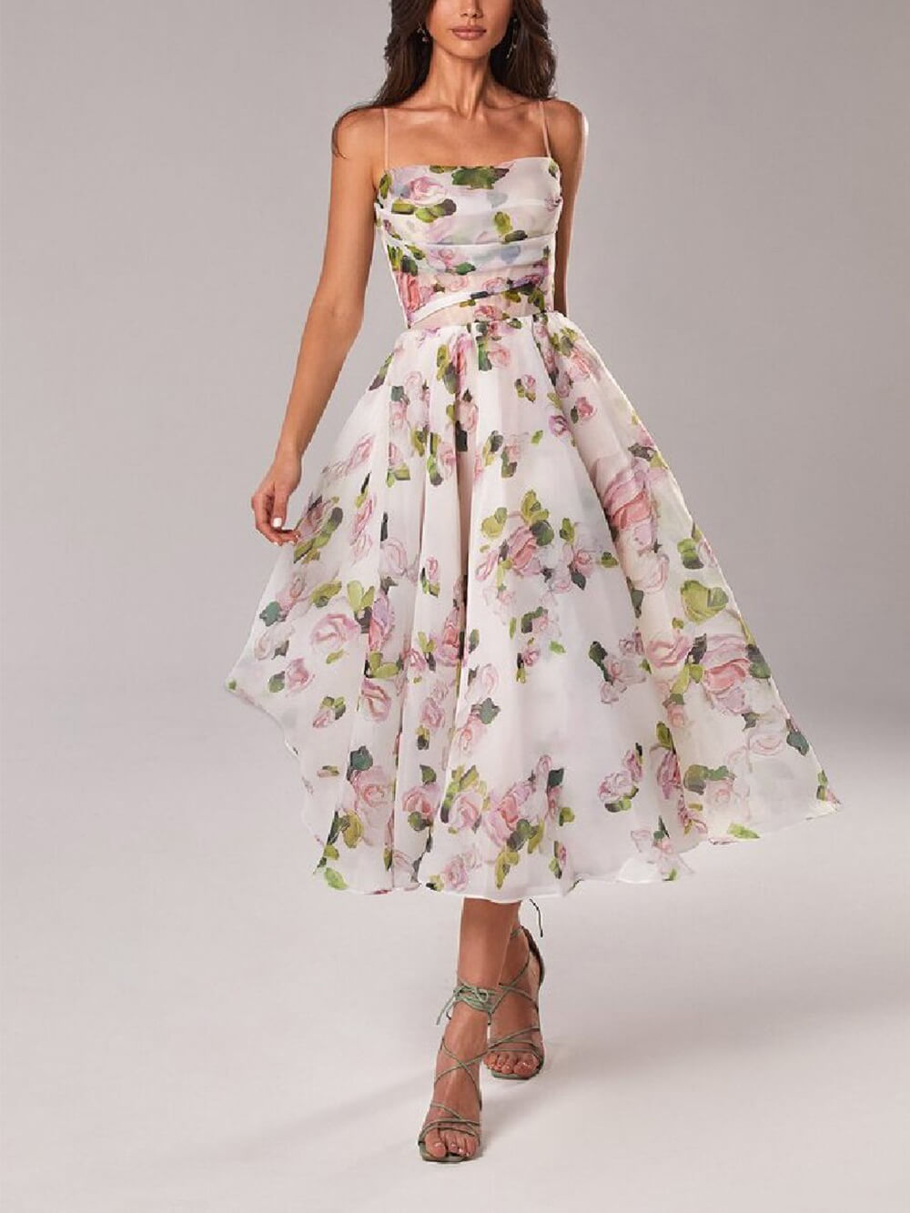 Trägerloses, ärmelloses bedrucktes Swing-Midikleid