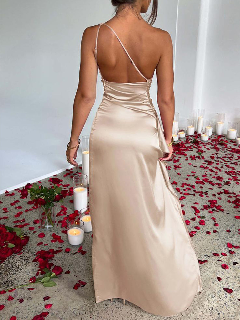 Ärmelloses, rückenfreies, schmales Maxikleid