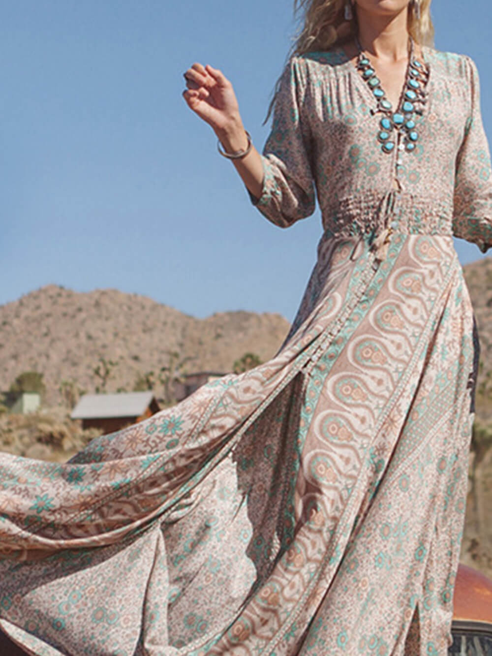 Sexy Maxikleid aus Chiffon mit V-Ausschnitt