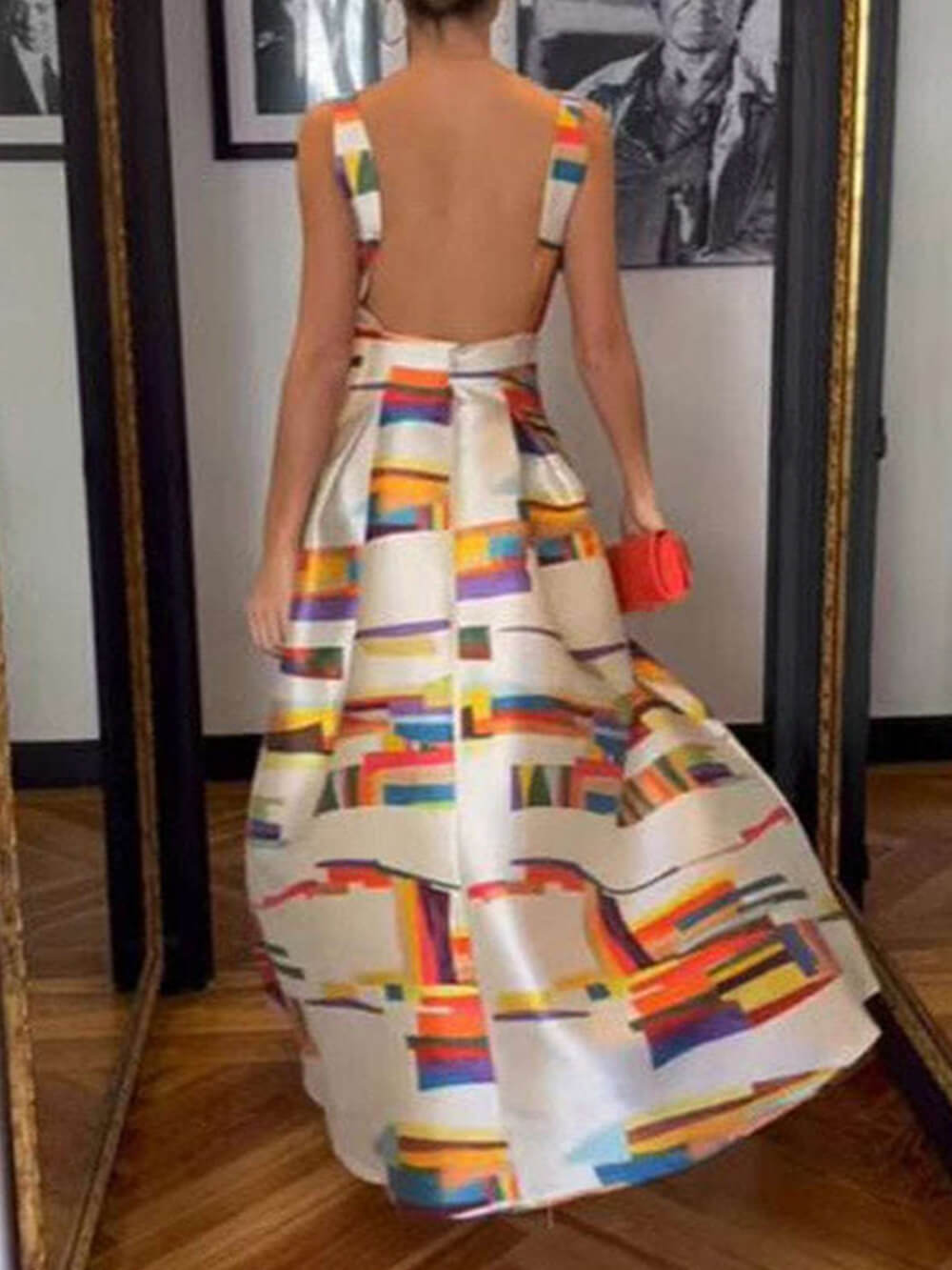 Elegantes ärmelloses, rückenfreies bedrucktes Party-Maxikleid