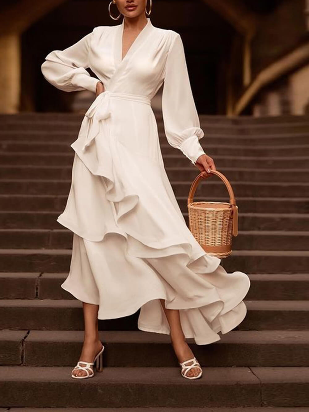 Elegantes, gerüschtes, einfarbiges Maxikleid