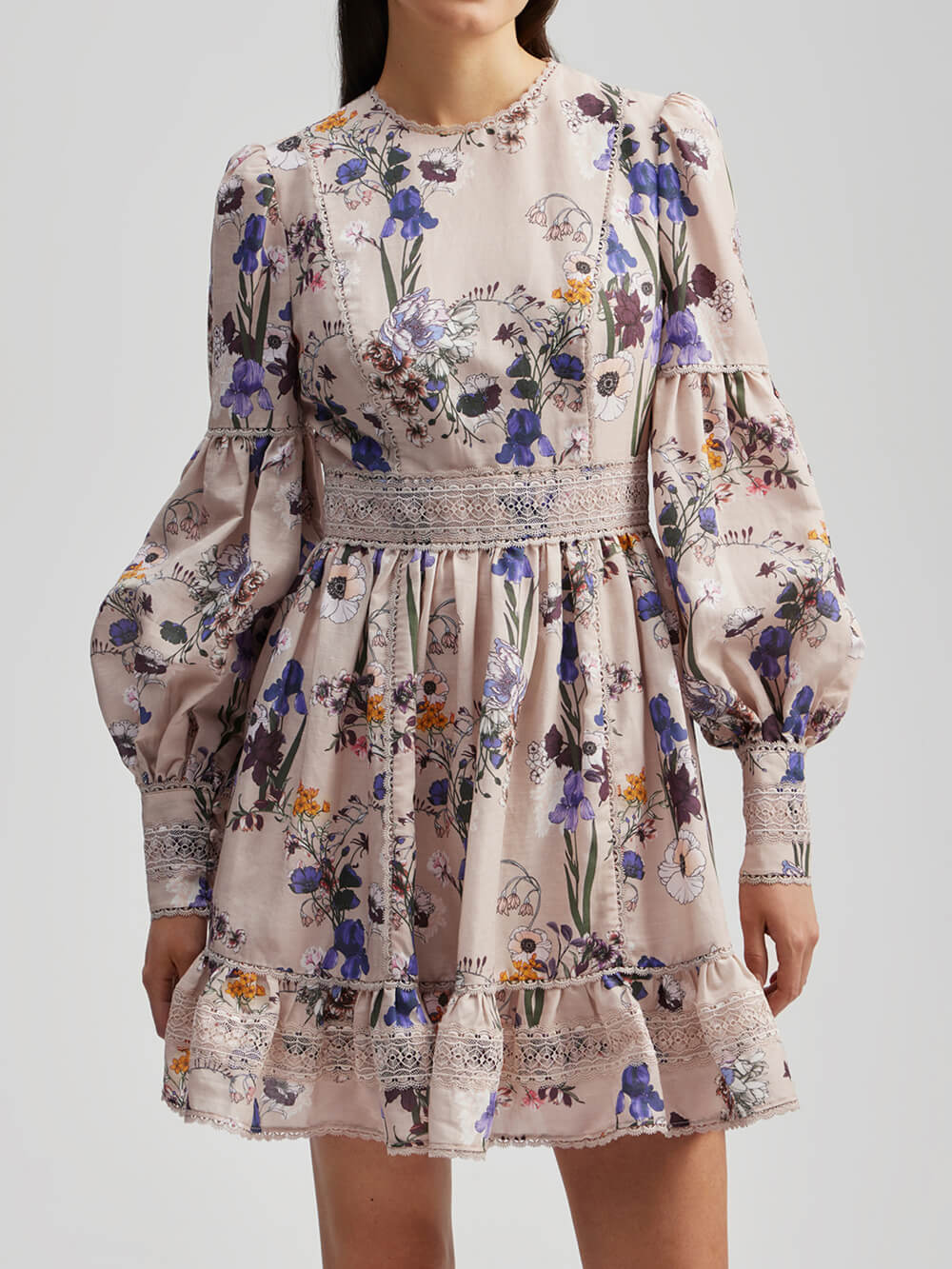 Geblümtes Minikleid mit Ballonärmeln