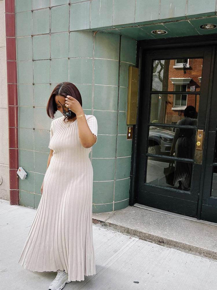 Legeres gestreiftes Maxikleid mit Rundhalsausschnitt