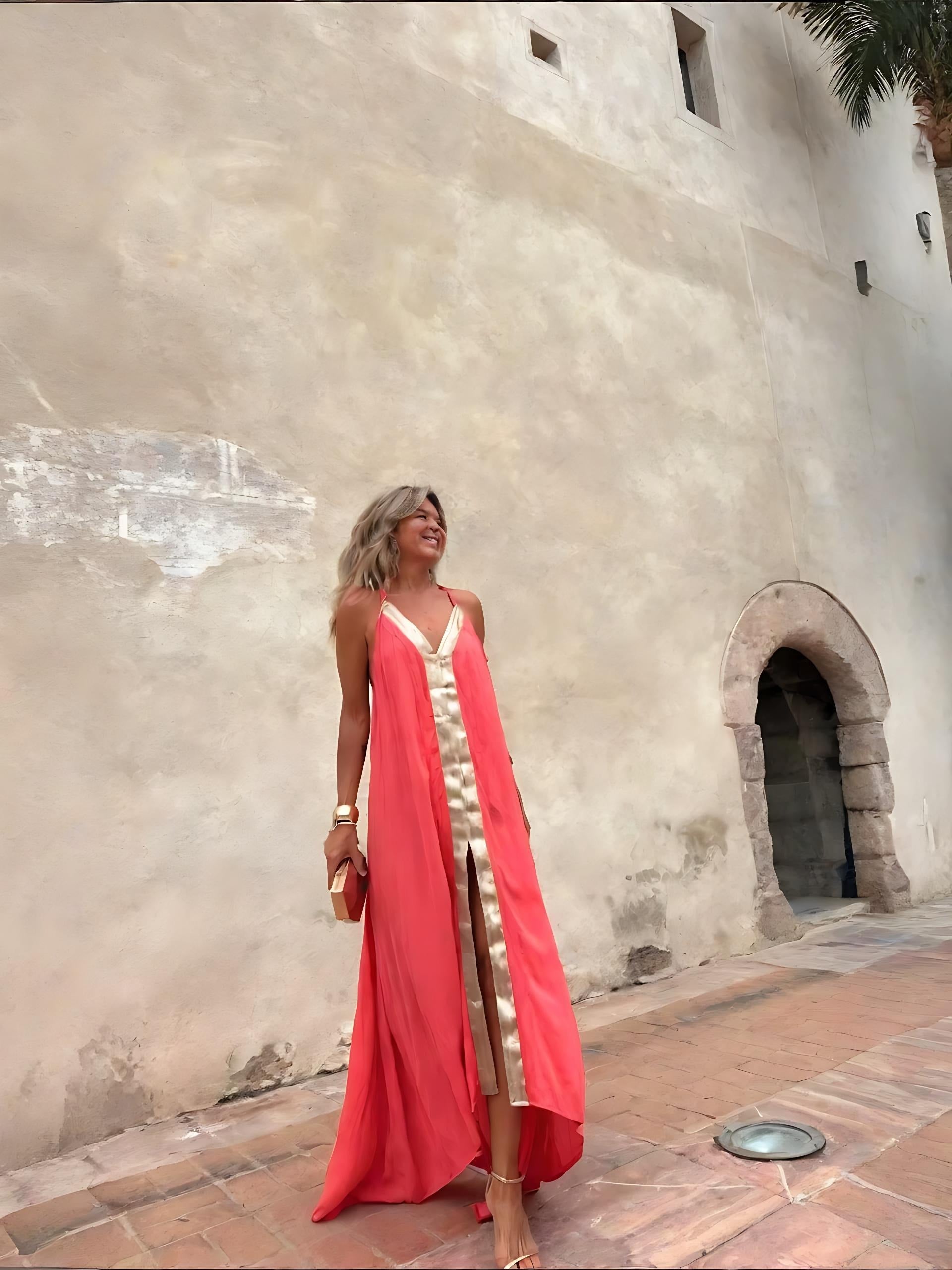 Das korallgoldene Kleid