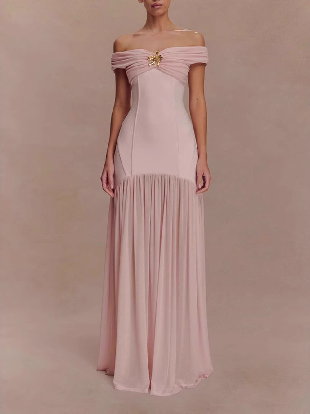 Elegantes trägerloses figurbetontes Maxi-Kleid mit Blumenapplikationen