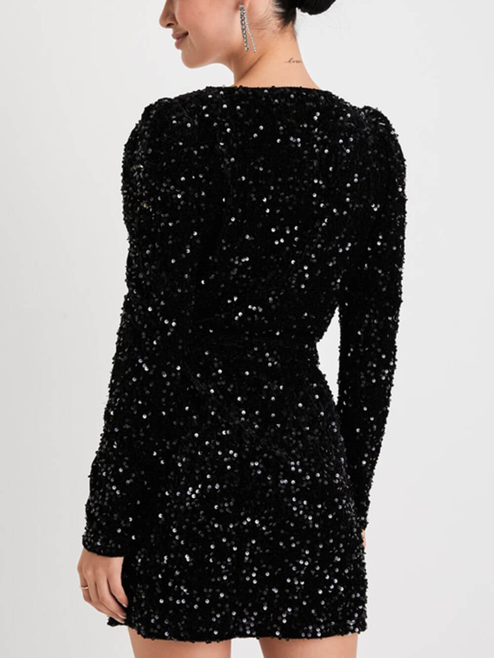 Schwarzes Pailletten-Samt-Wickel-Minikleid mit langen Ärmeln