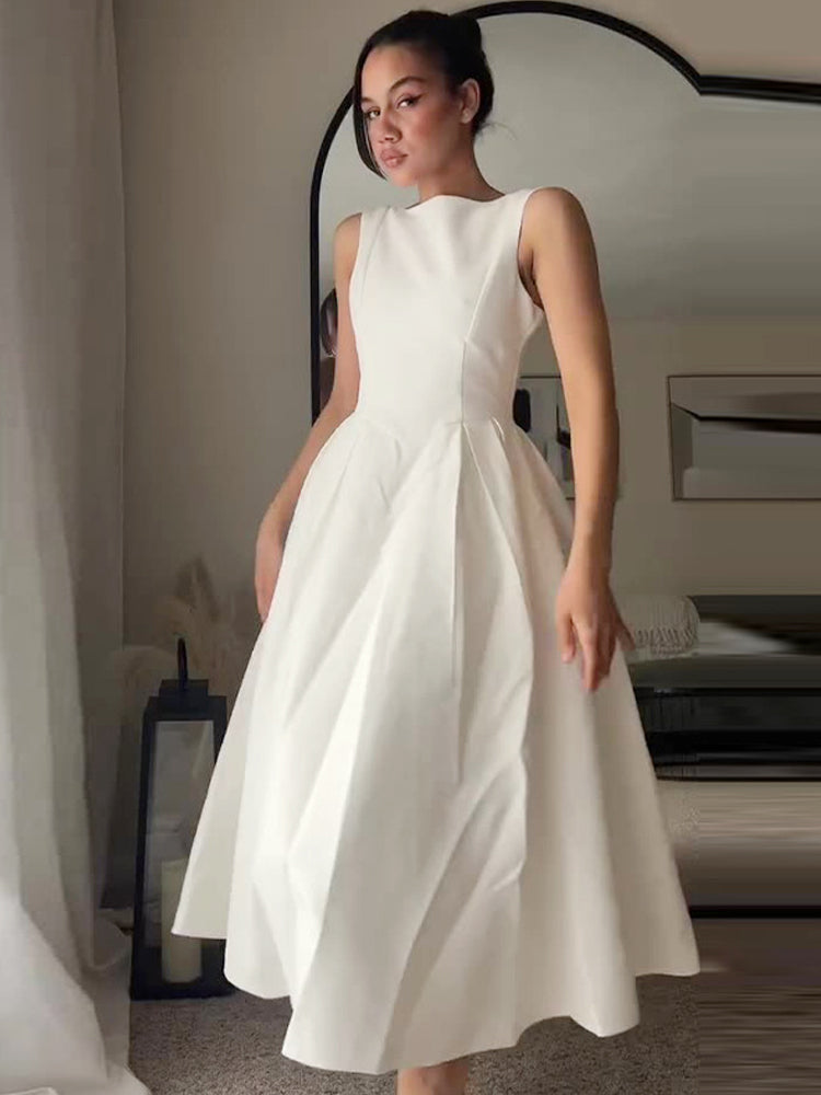 ÄRMELOSES RÜCKENFREIES KLEID