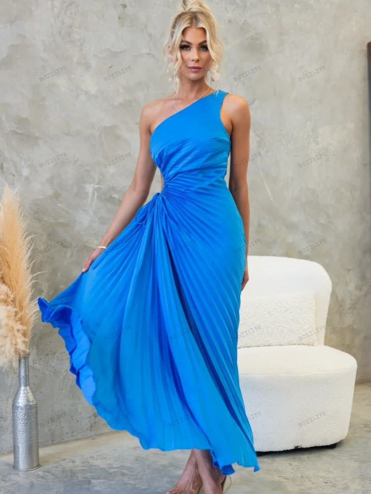 Plissiertes One-Shoulder-Kleid mit Cut-Out-Taille