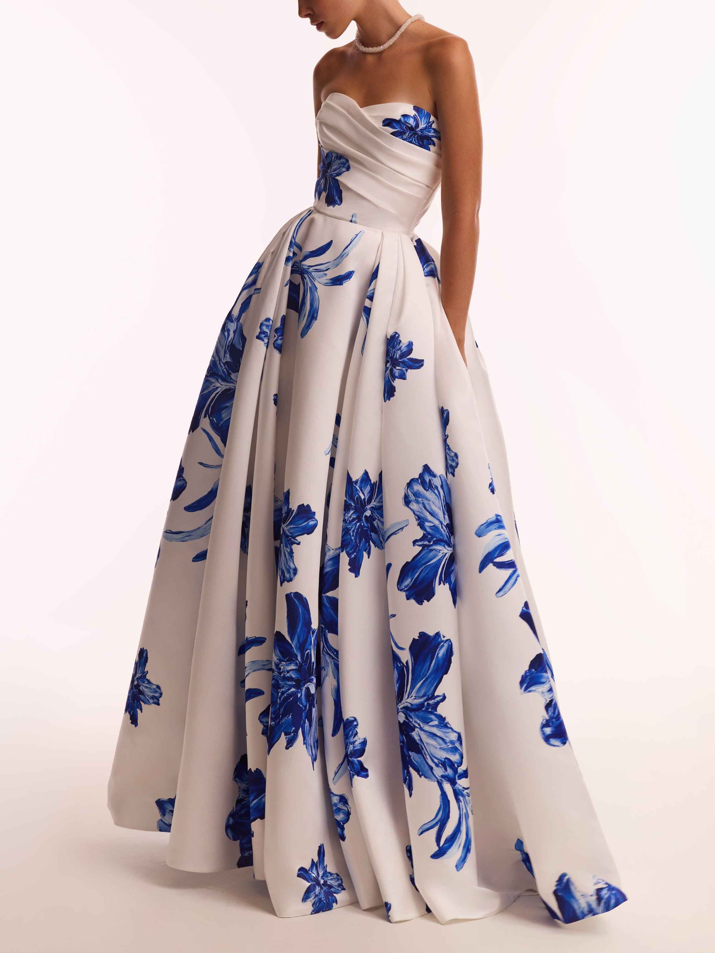 Elegantes schulterfreies, tailliertes Maxikleid mit Rüschen und Blumenmuster