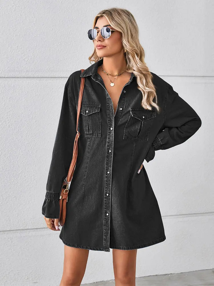 Weites Jeanskleid mit Waschung