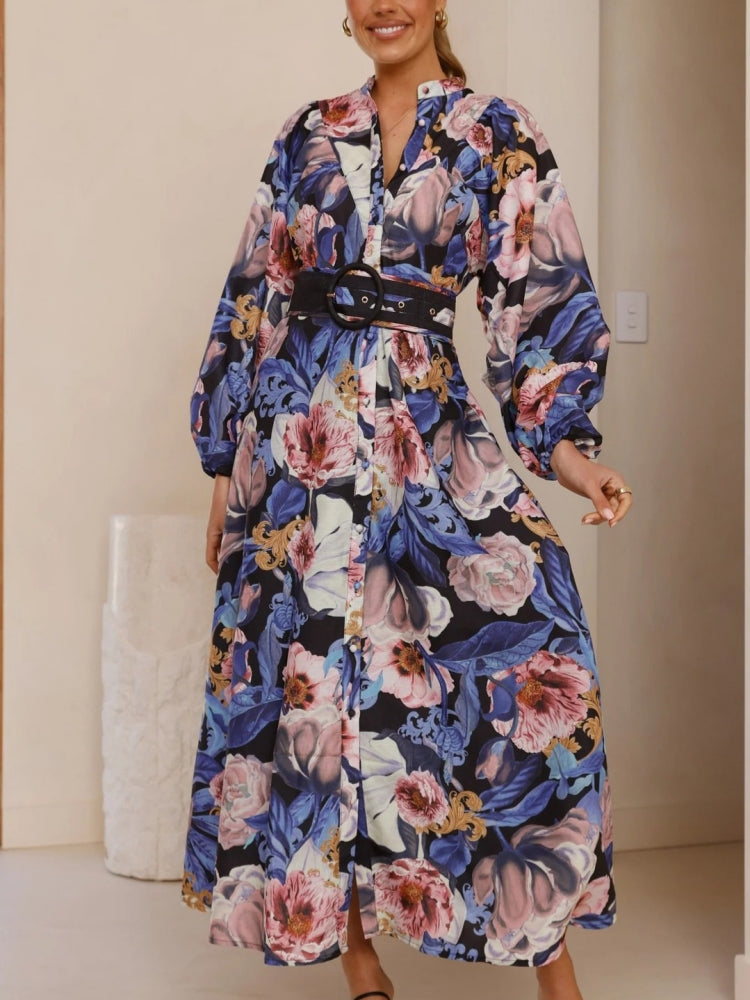 Entspanntes Kleid mit Gürtel und Puffärmeln