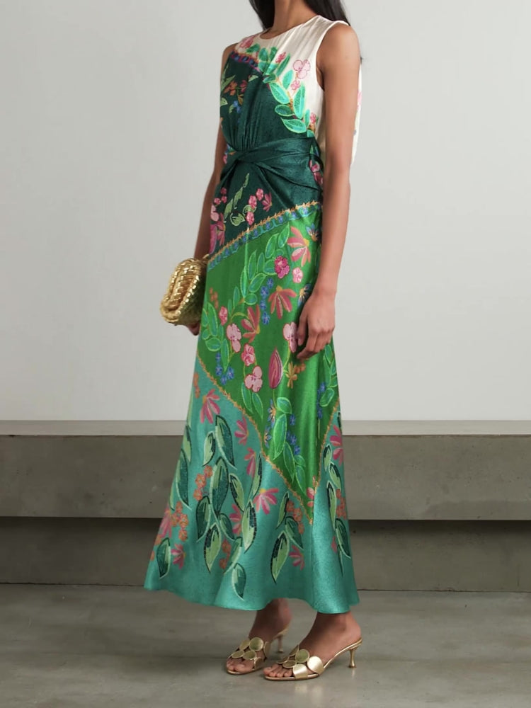 Satin-Kleid mit gedruckten Schnörkeln
