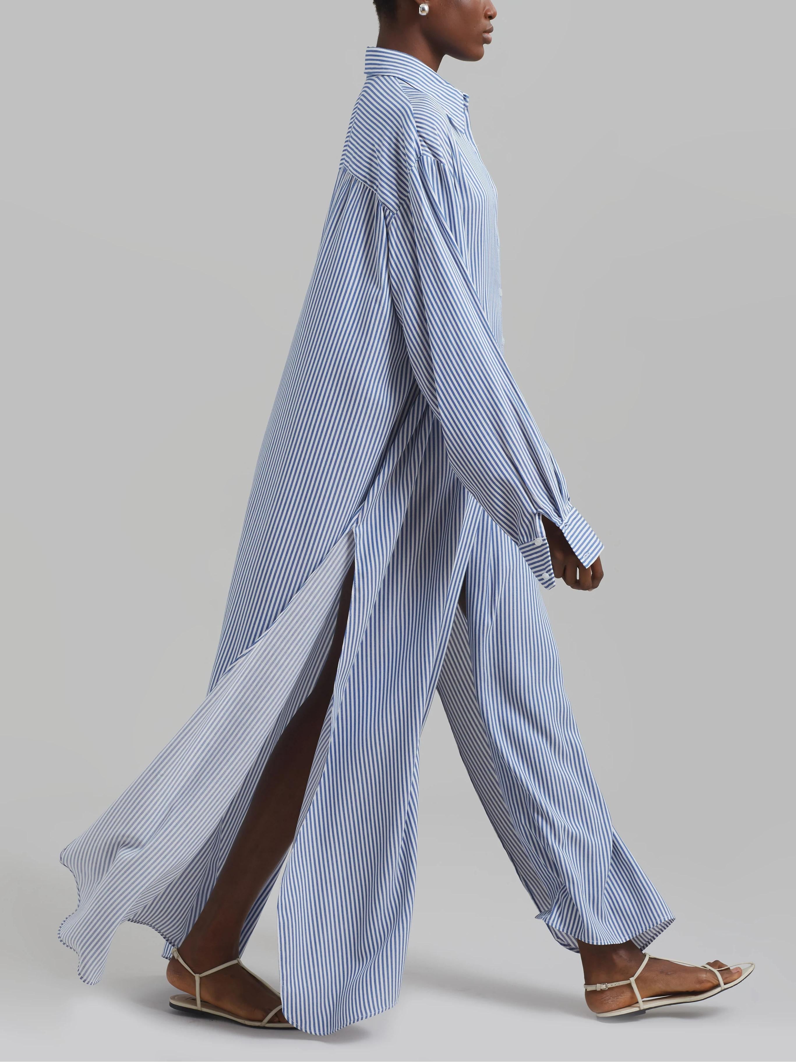 Avery Fluid Hemdblusenkleid - Weiß/Blau gestreift