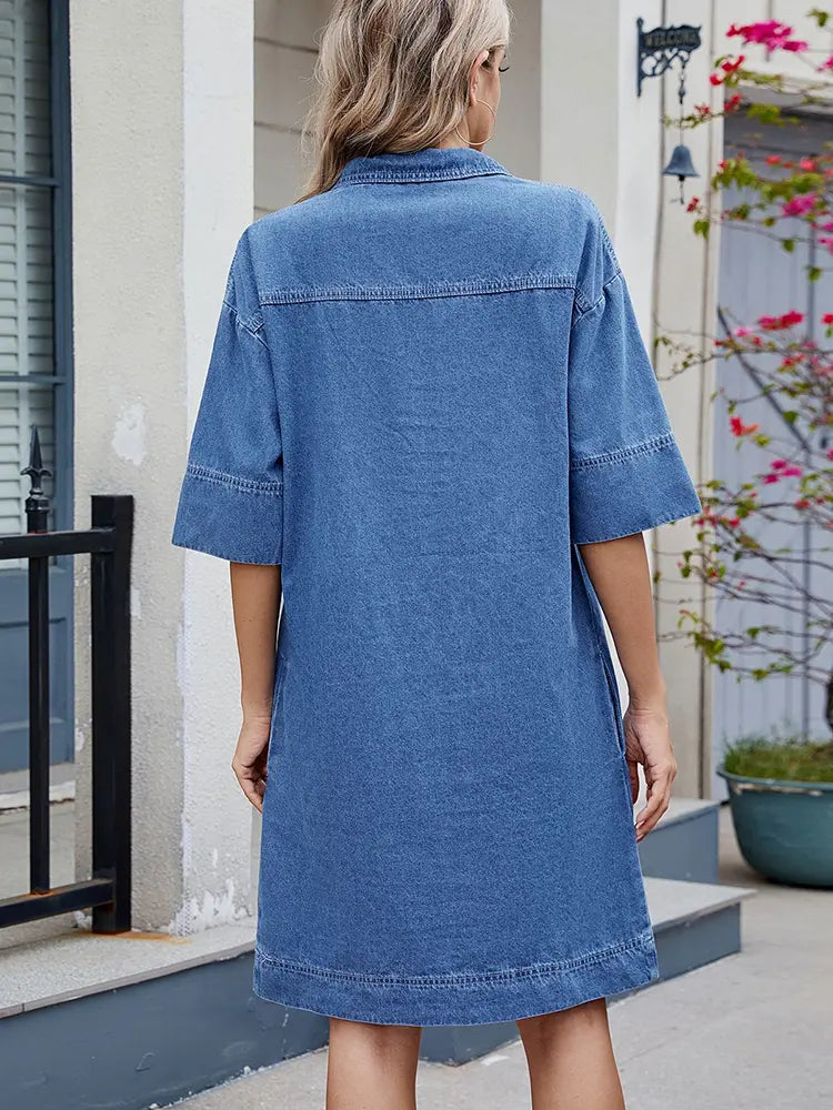 Elegantes, locker geschnittenes V-Ausschnitt-Midikleid