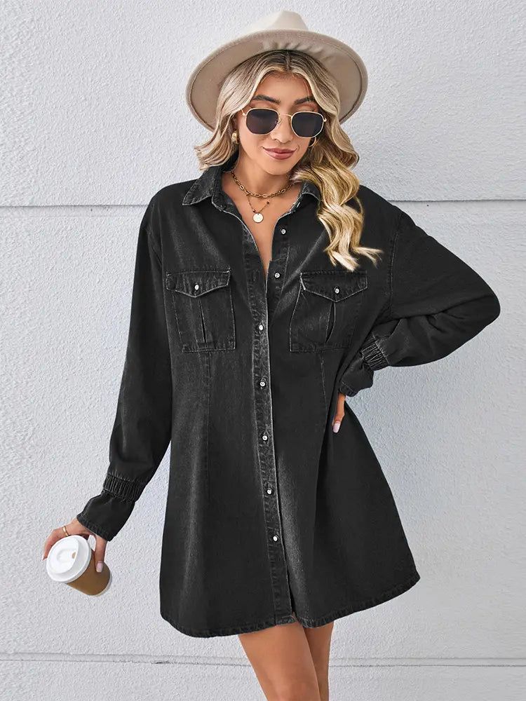 Weites Jeanskleid mit Waschung