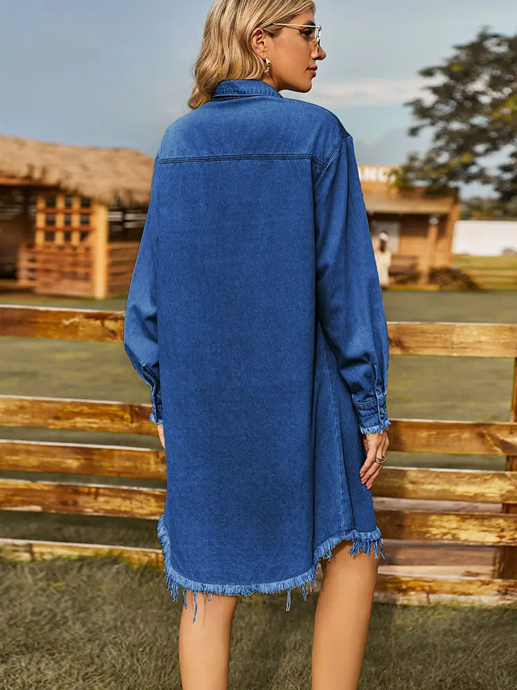 Vintage Jeanskleid mit Auswaschungen und Fransen