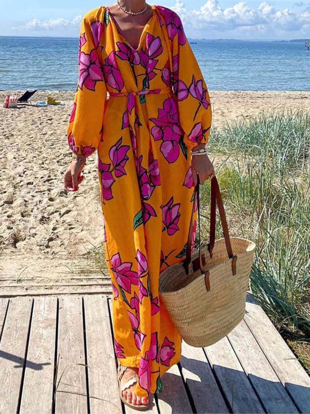 Modische bedruckte V-Ausschnitt Urlaub Strandkleider