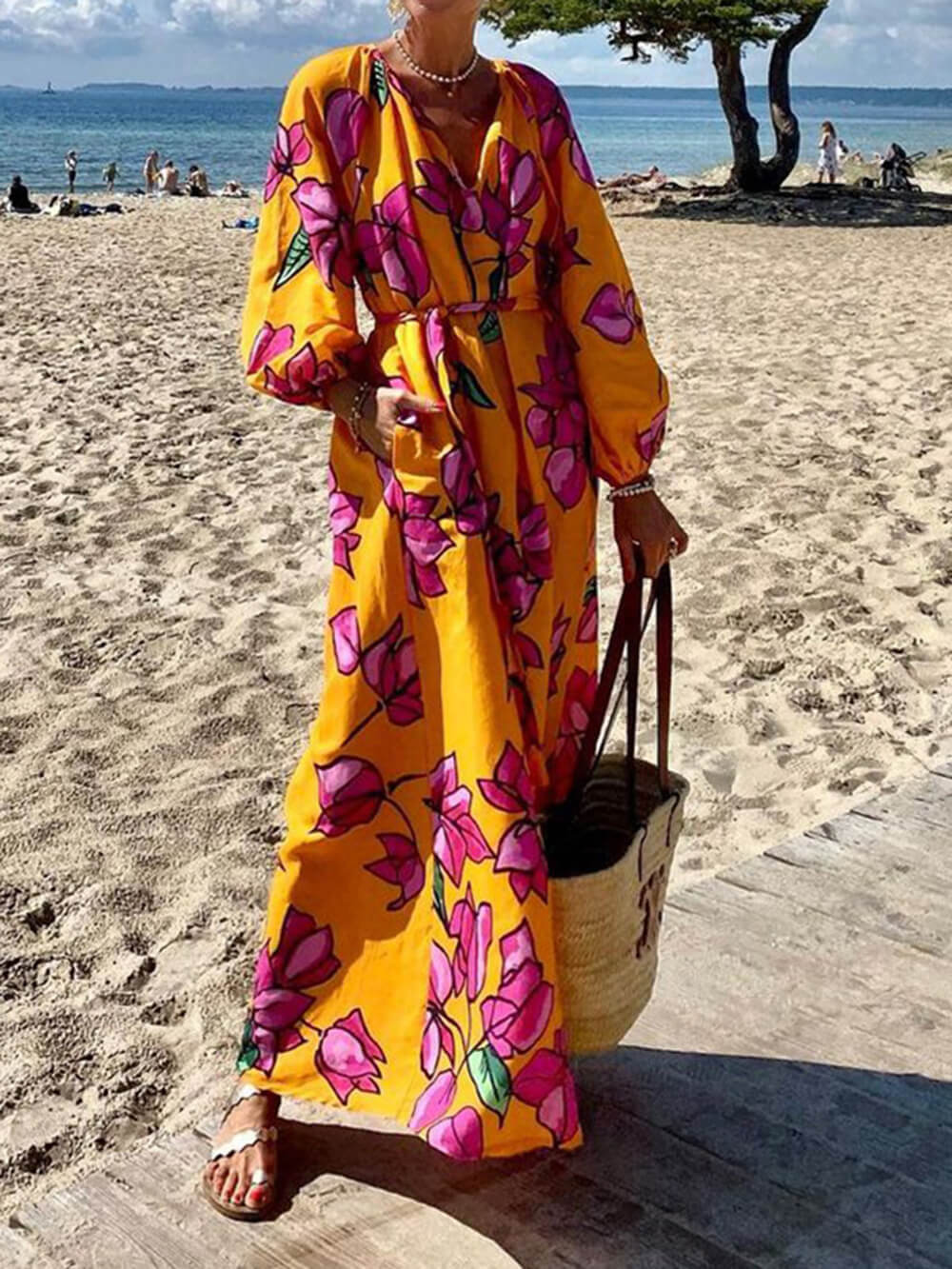 Modische bedruckte V-Ausschnitt Urlaub Strandkleider