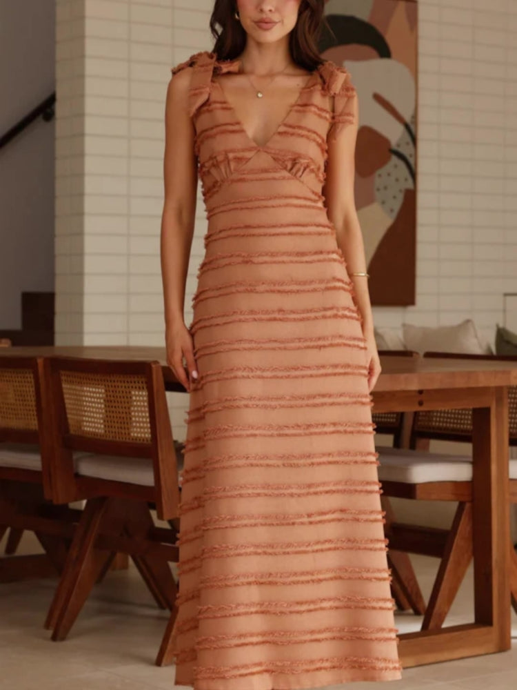 Sommerliches französisches V-Ausschnitt-Maxikleid mit Textur