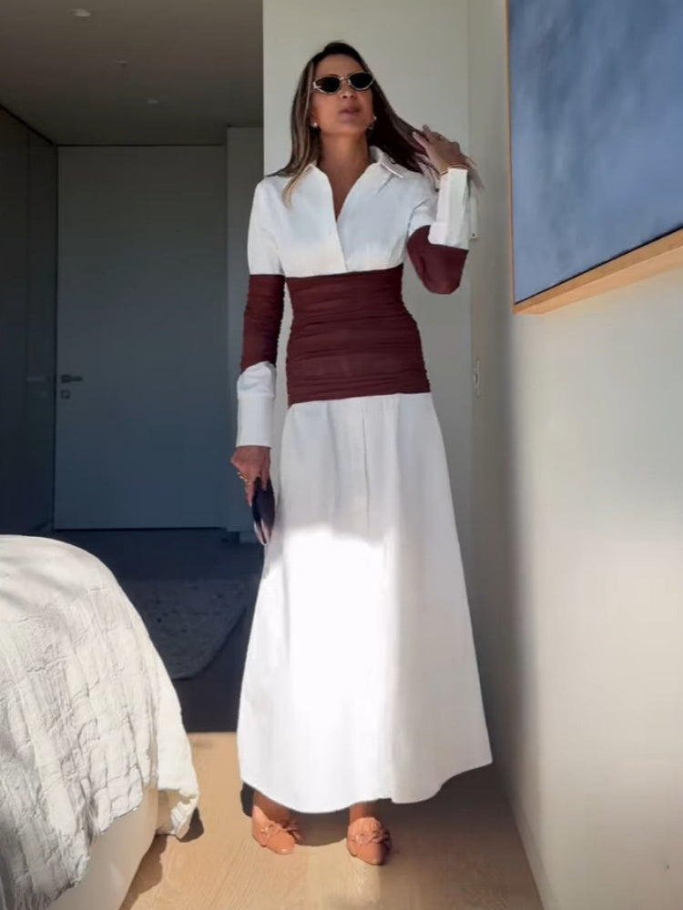 Farbenfrohes Hemdblusenkleid mit Schlitz