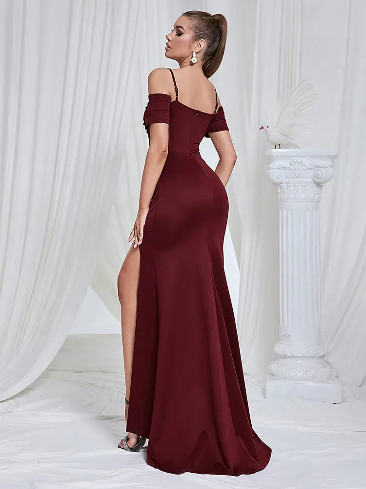 Sexy Trägerloses Kleid mit Cutouts und Schlitz