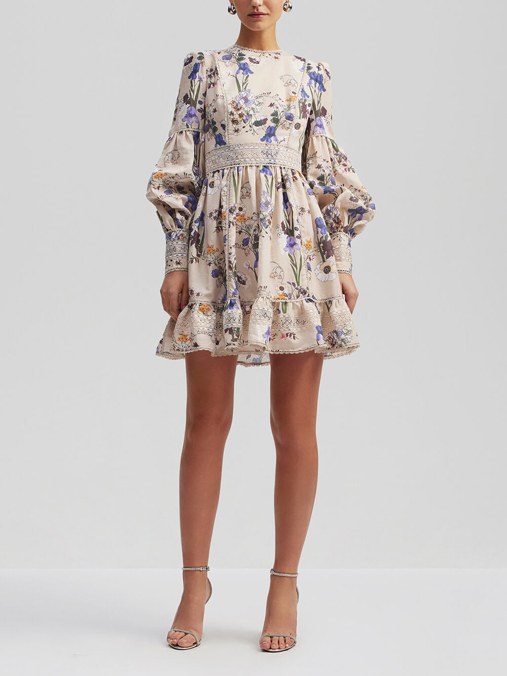 Geblümtes Minikleid mit Ballonärmeln