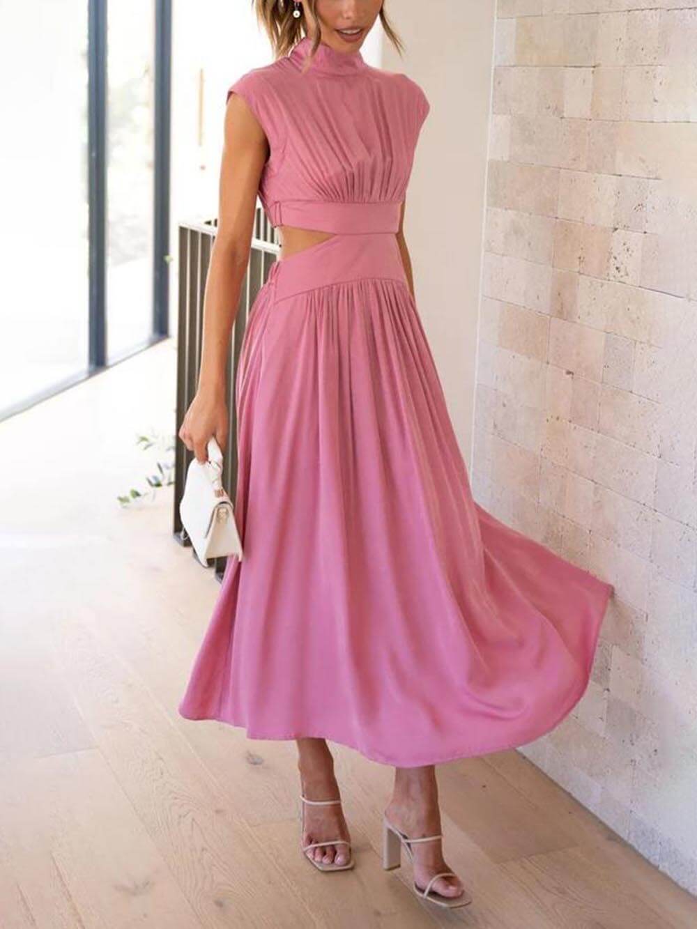Midikleid mit Cut-out-Taille und Taschen für den Urlaub