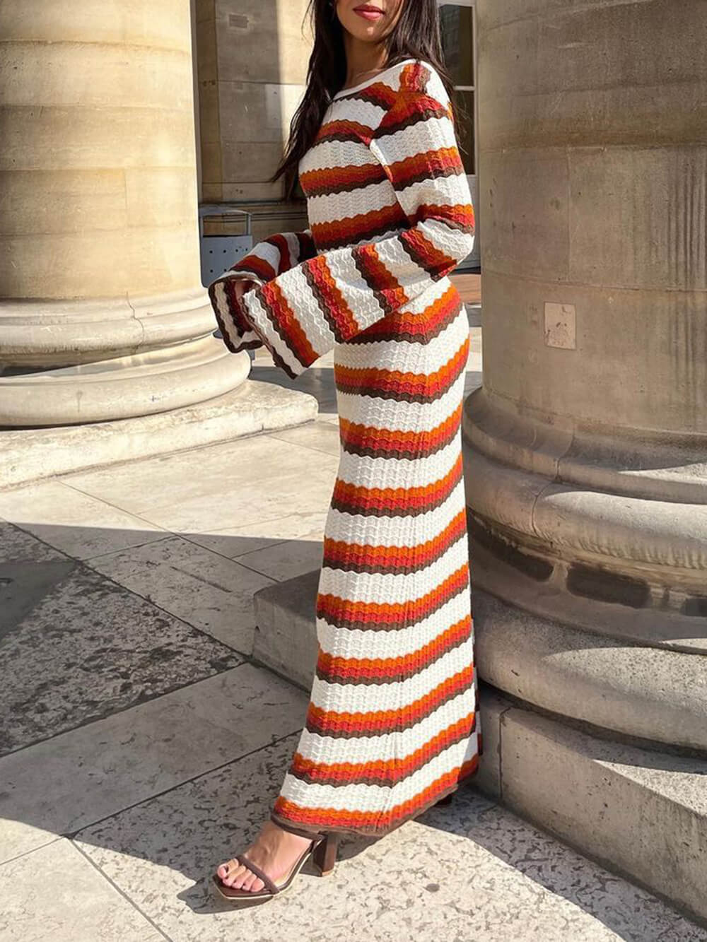 Gehäkeltes Maxikleid mit Zickzackmuster und offenem Rücken