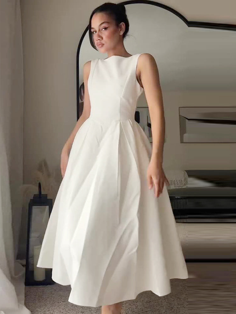 ÄRMELOSES RÜCKENFREIES KLEID