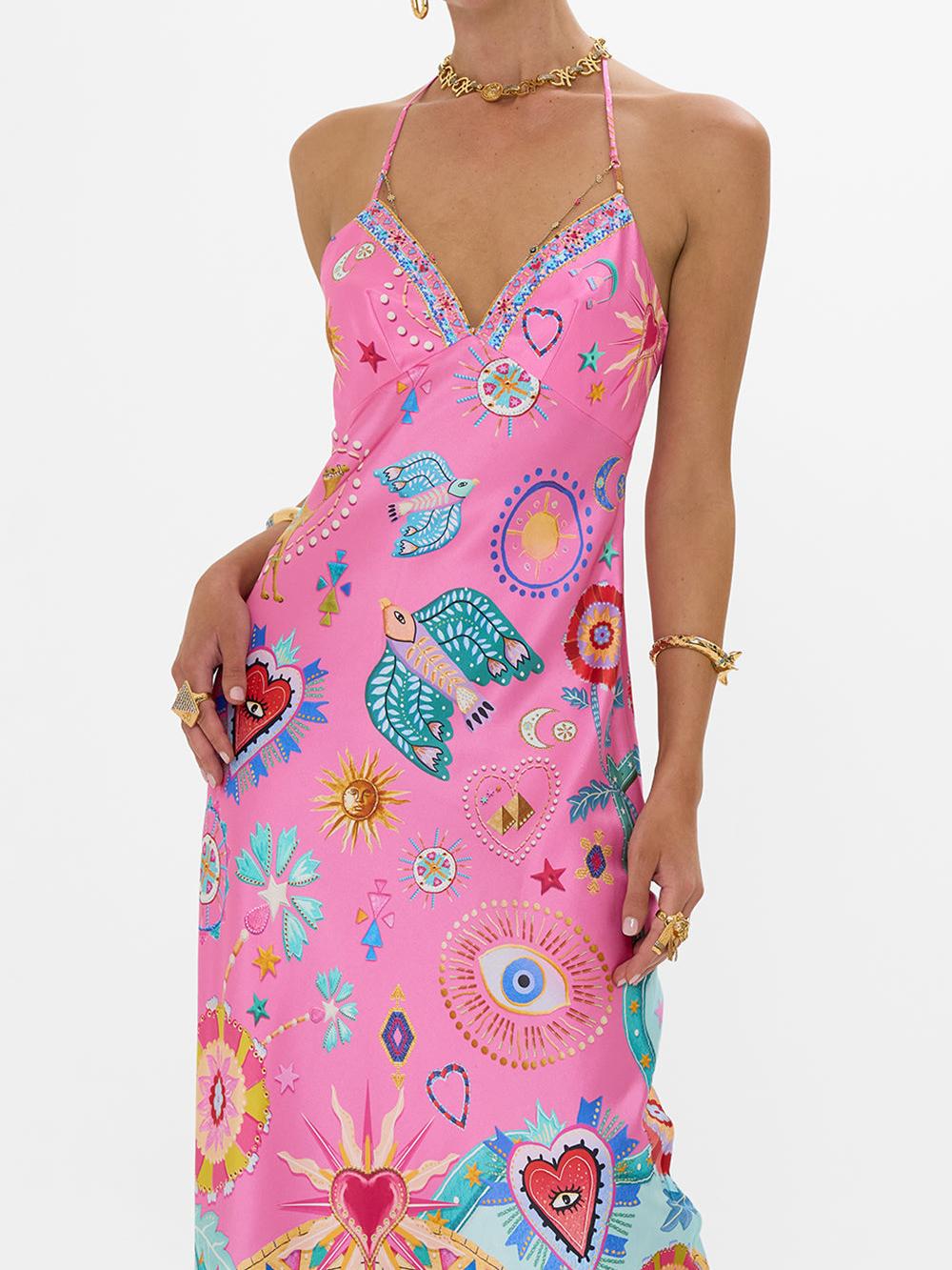 Maxikleid mit Kettenriemen