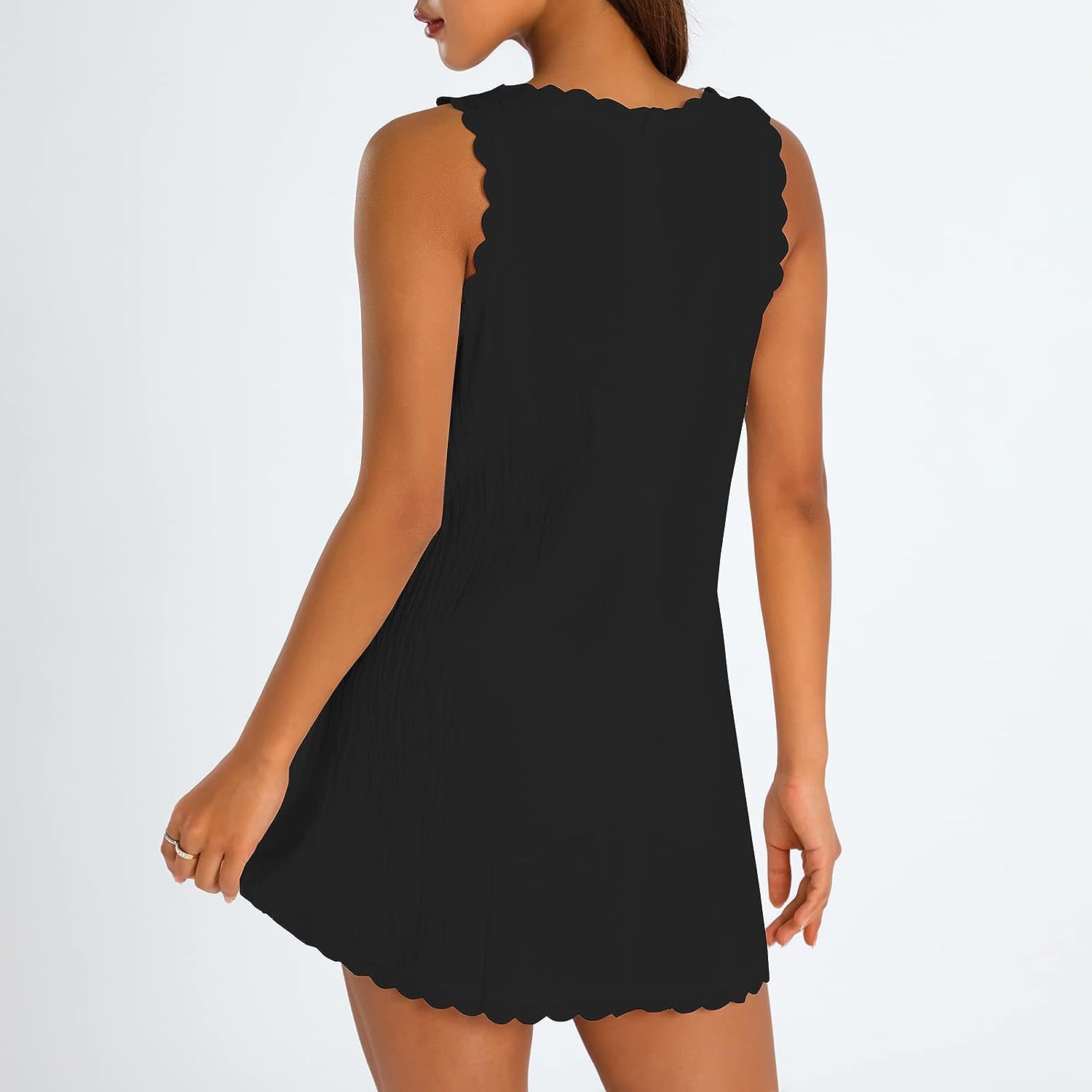 Schwarzes A-Linien-Strandkleid mit Wellensaum