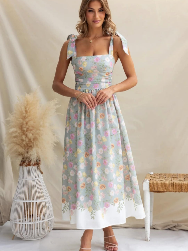 Sommerliches neues französisches Blumen-Slip-Midikleid