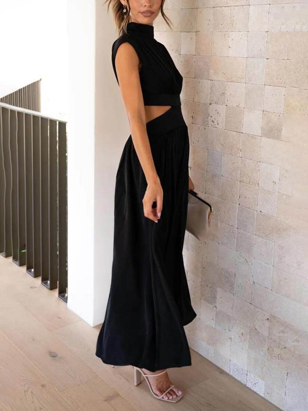 Midikleid mit Cut-out-Taille und Taschen für den Urlaub